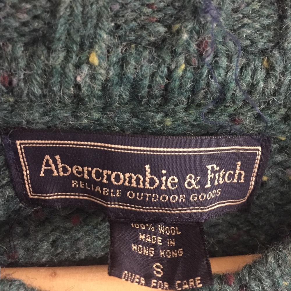 Abercrombie & Fitch Women’s Wool Sweater - Picture 2 of 2